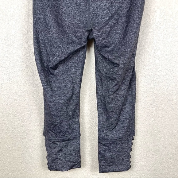 Athleta Quest Mind Over Mat Capri Legging Size Small Women - Picture 9 of 16